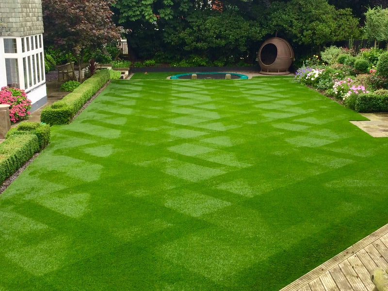 Achieve a Beautifully Striped Lawn With An Allett Cylinder Mower