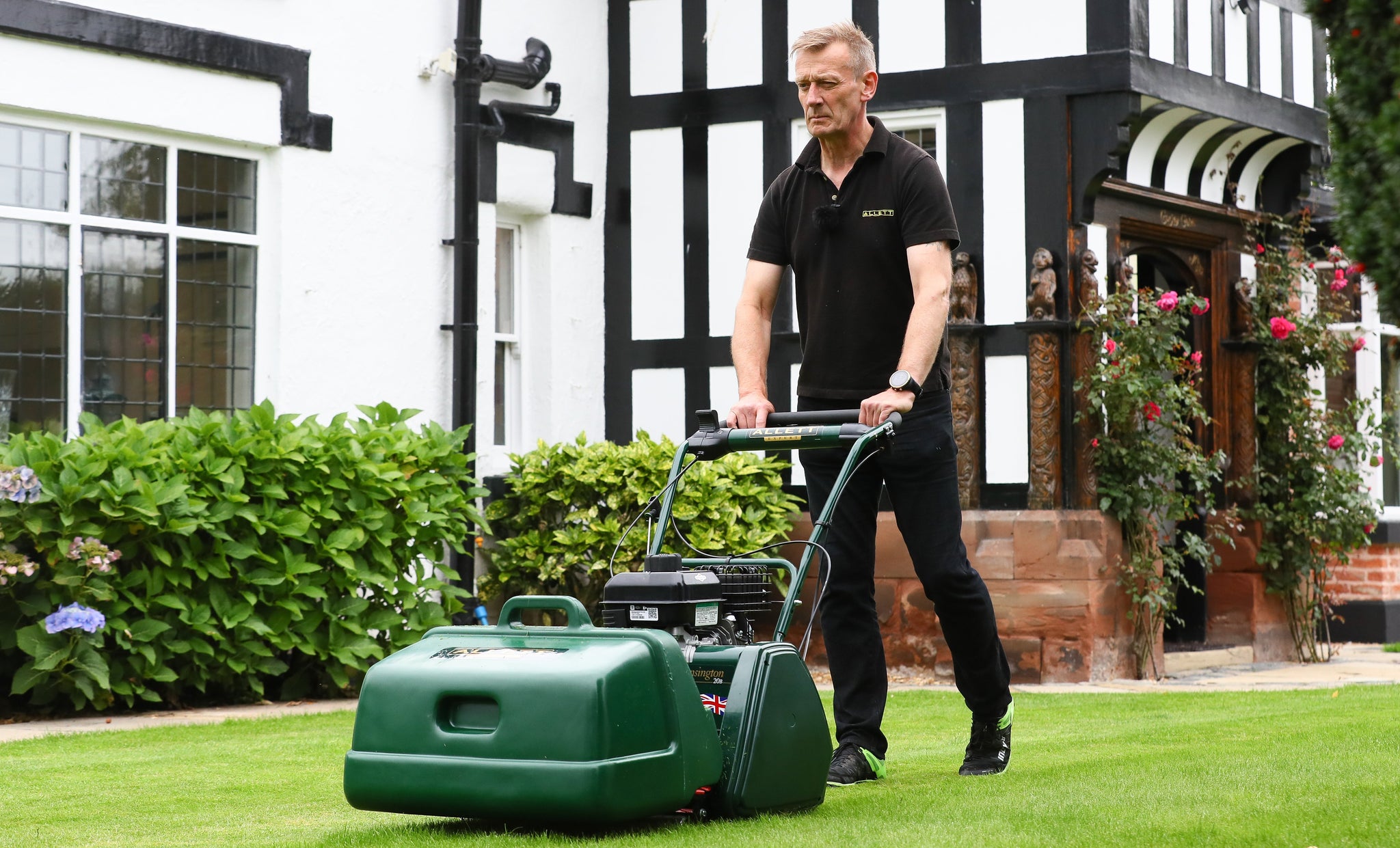 Allett Kensington 17 20 Gas Powered Quick Change Cartridge Reel Mower with 6 Blade Cutting Cylinder